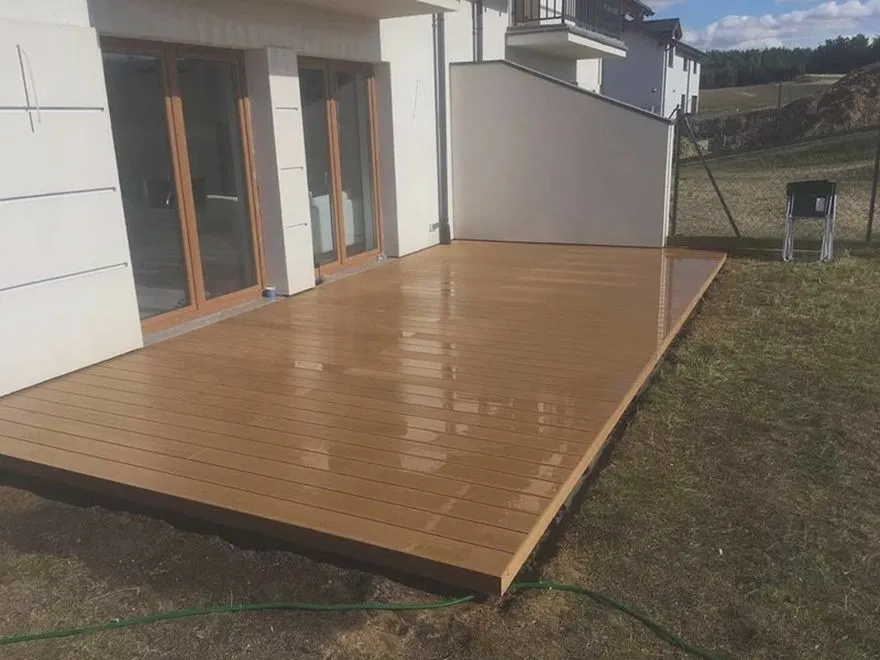 Jakie wydatki wiążą się z wykonaniem tarasu z deski kompozytowej?